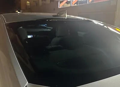 زجاج خلفي داكن لسيارة